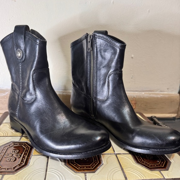 Frye Melissa Button Short Boots, Black Leather, Womens Size 7 B - Picture 2 of 6